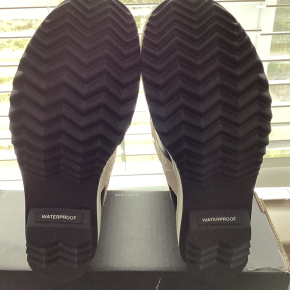 SOREL 'Tofino II' Faux Fur Lined Waterproof Boot (Women) 8M - Picture 8 of 12